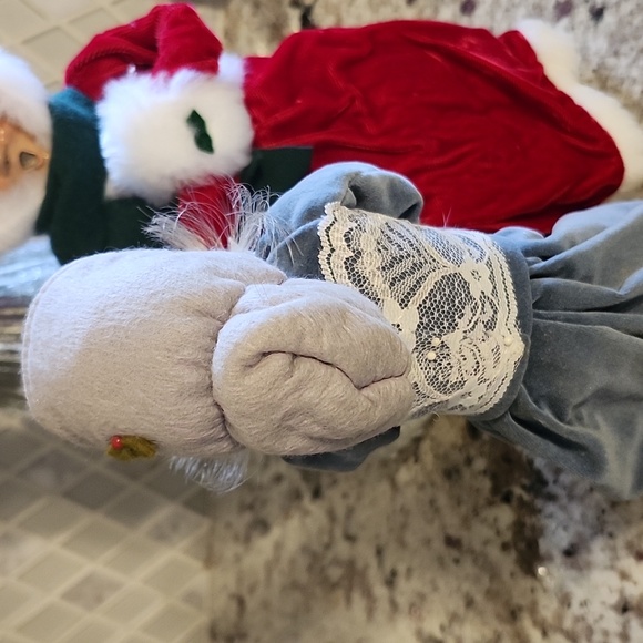 SALE💥Byers Choice 13" Caroler - Picture 7 of 10